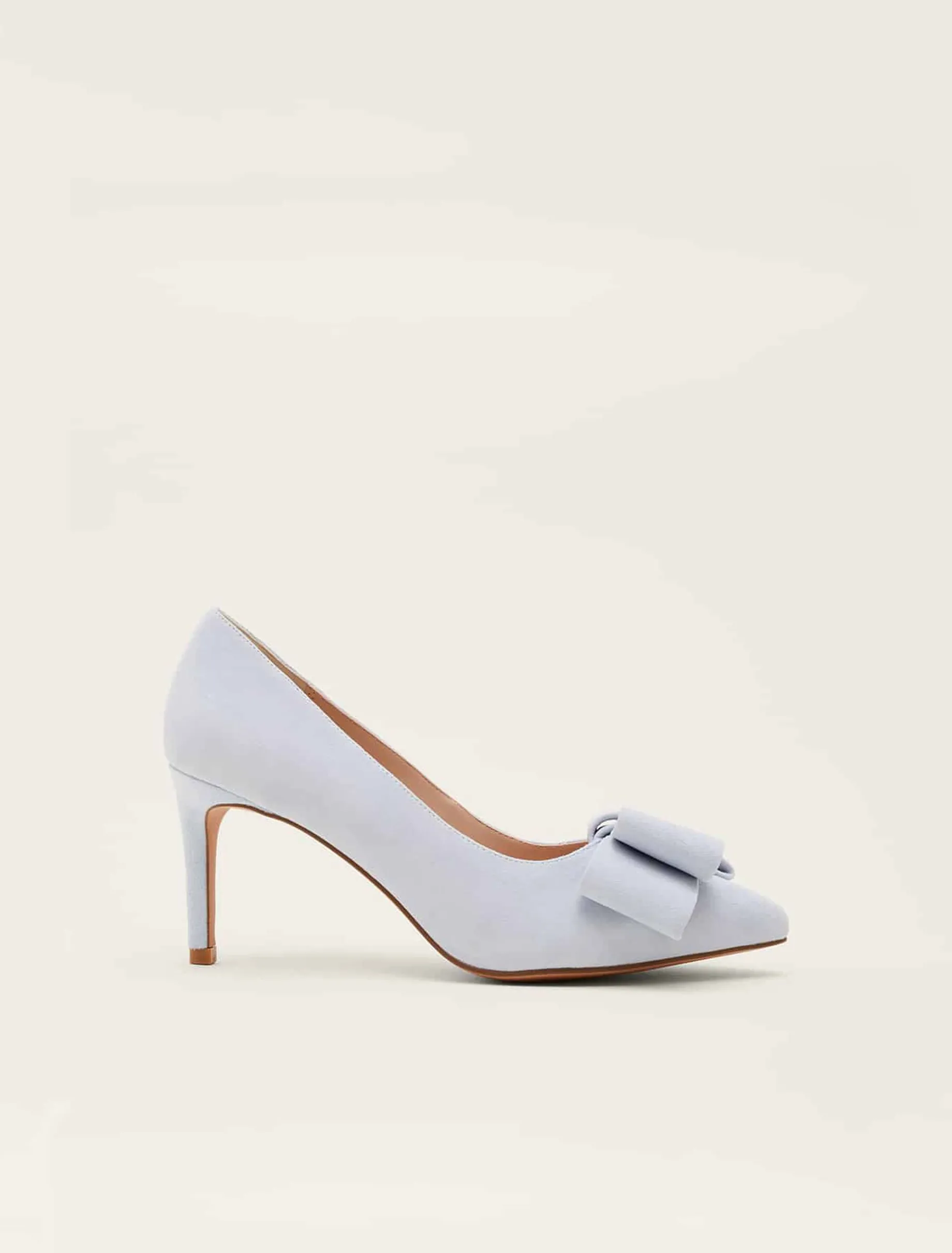 Bow Front Court Shoe