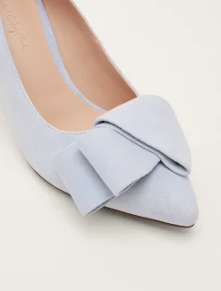 Bow Front Court Shoe