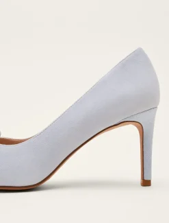 Bow Front Court Shoe