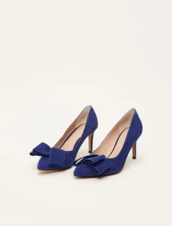 Bow Front Court Shoe