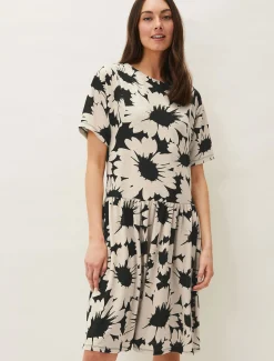 Daisy Print Swing Dress