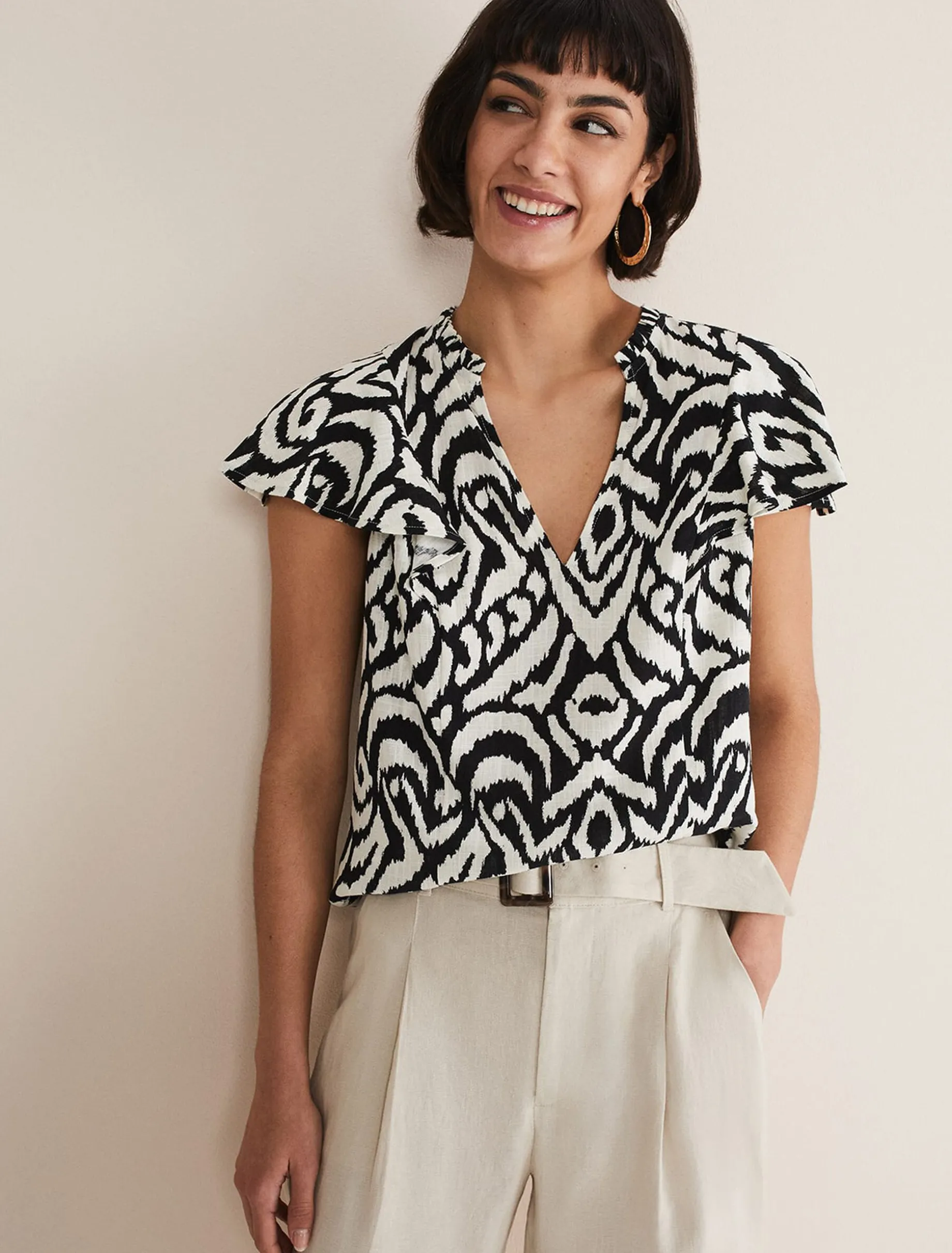 Dalia Abstract Top