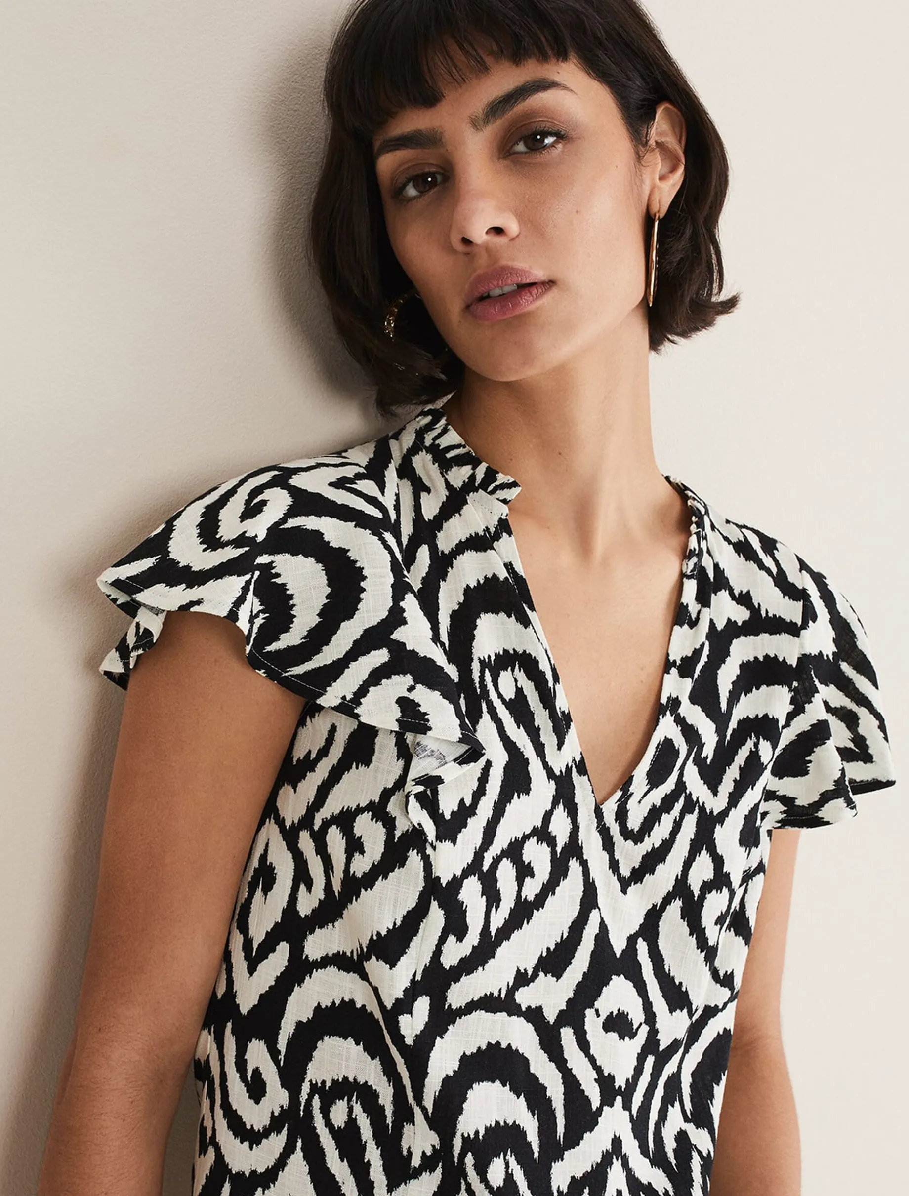 Dalia Abstract Top