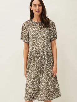 Jemmy Leaf Print Swing Dress