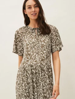 Jemmy Leaf Print Swing Dress