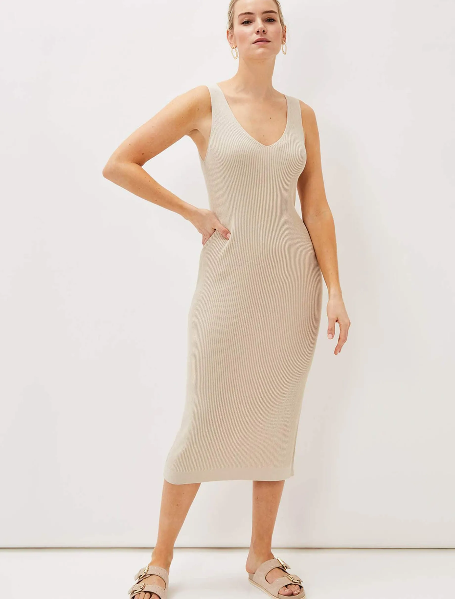 Lindan Ribbed Knit Midi Dress
