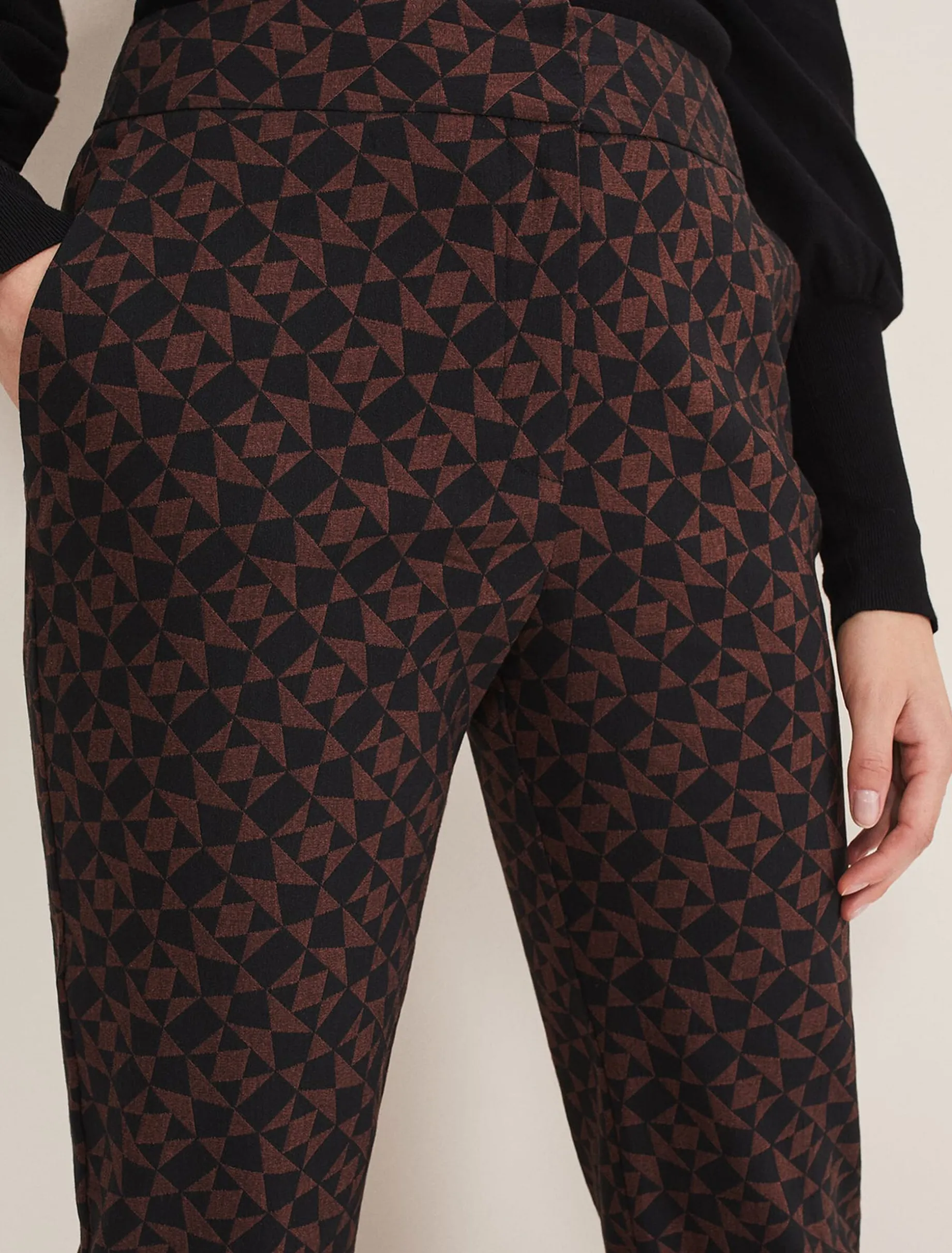Mackenzie Geo Jacquard Tapered Trouser