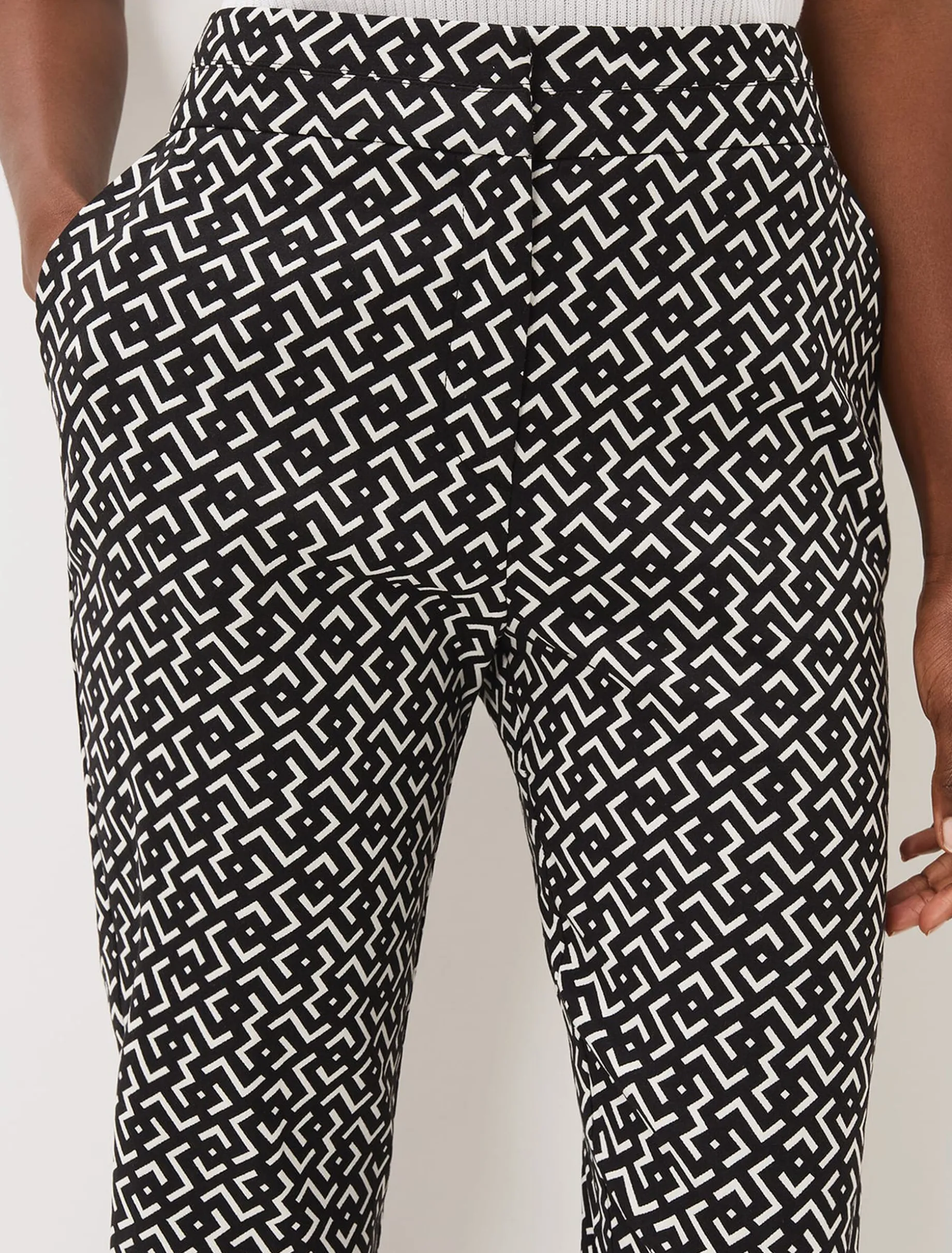 Mackenzie Geo Tapered Trouser