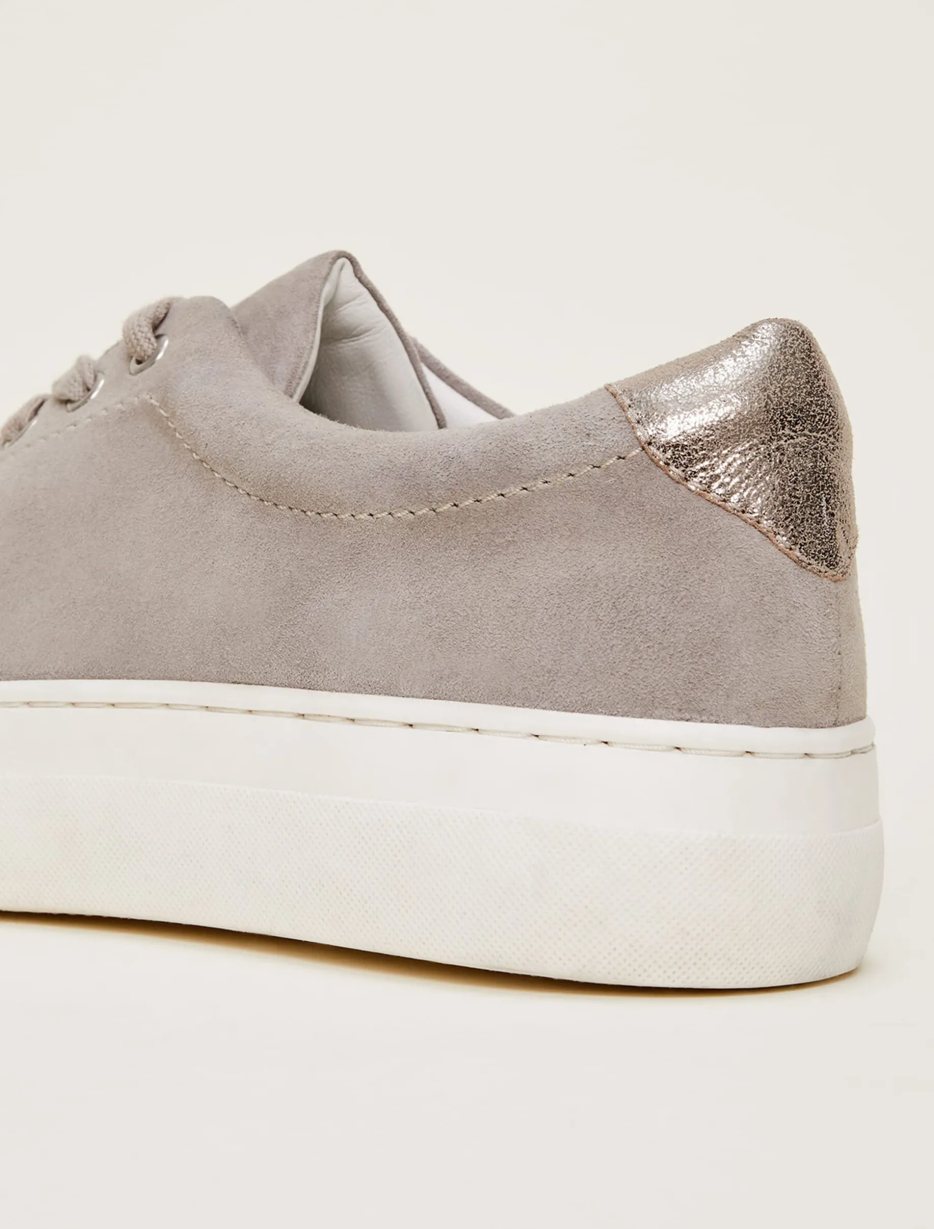 Metallic Trainer