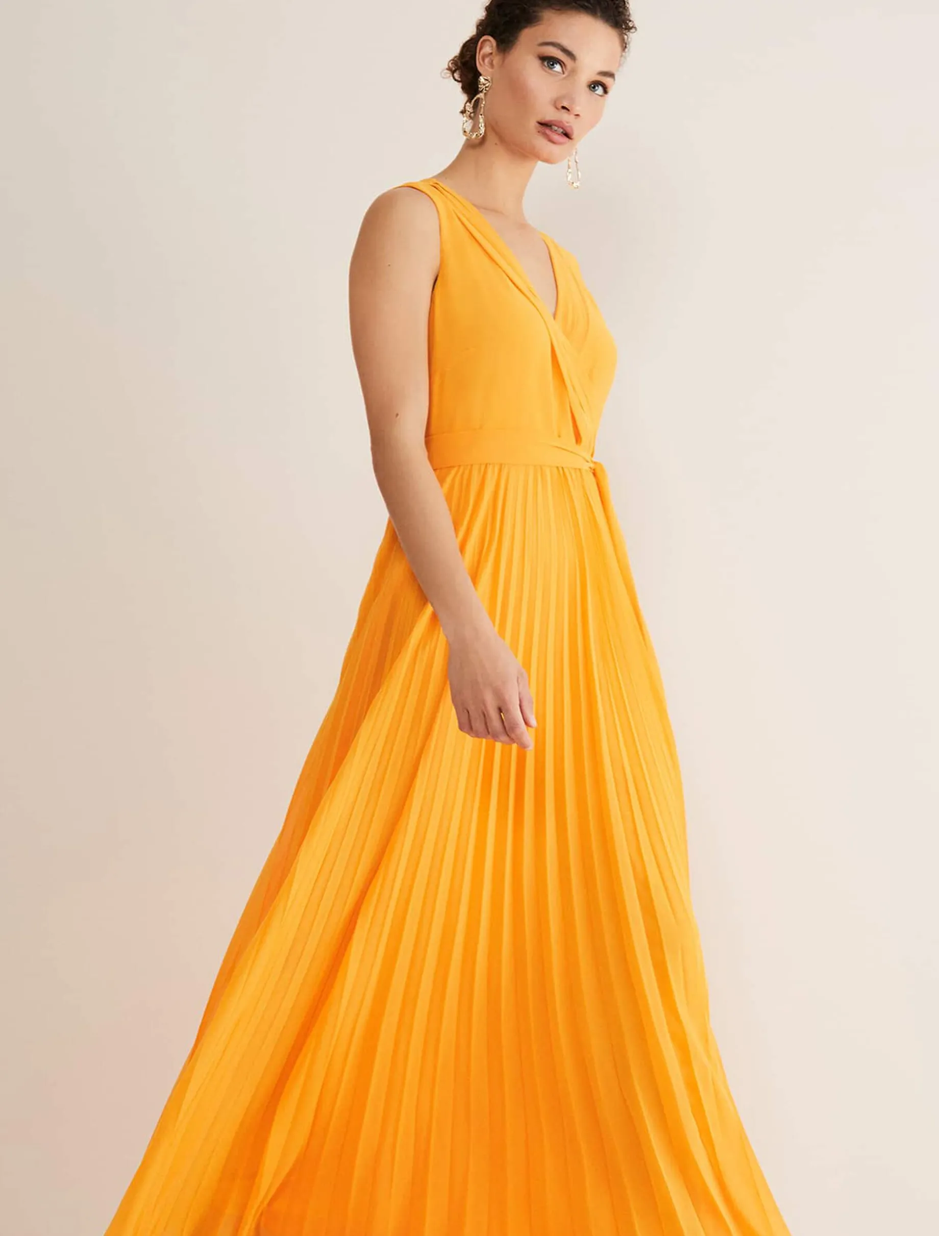 Mollie Pleat Maxi Dress