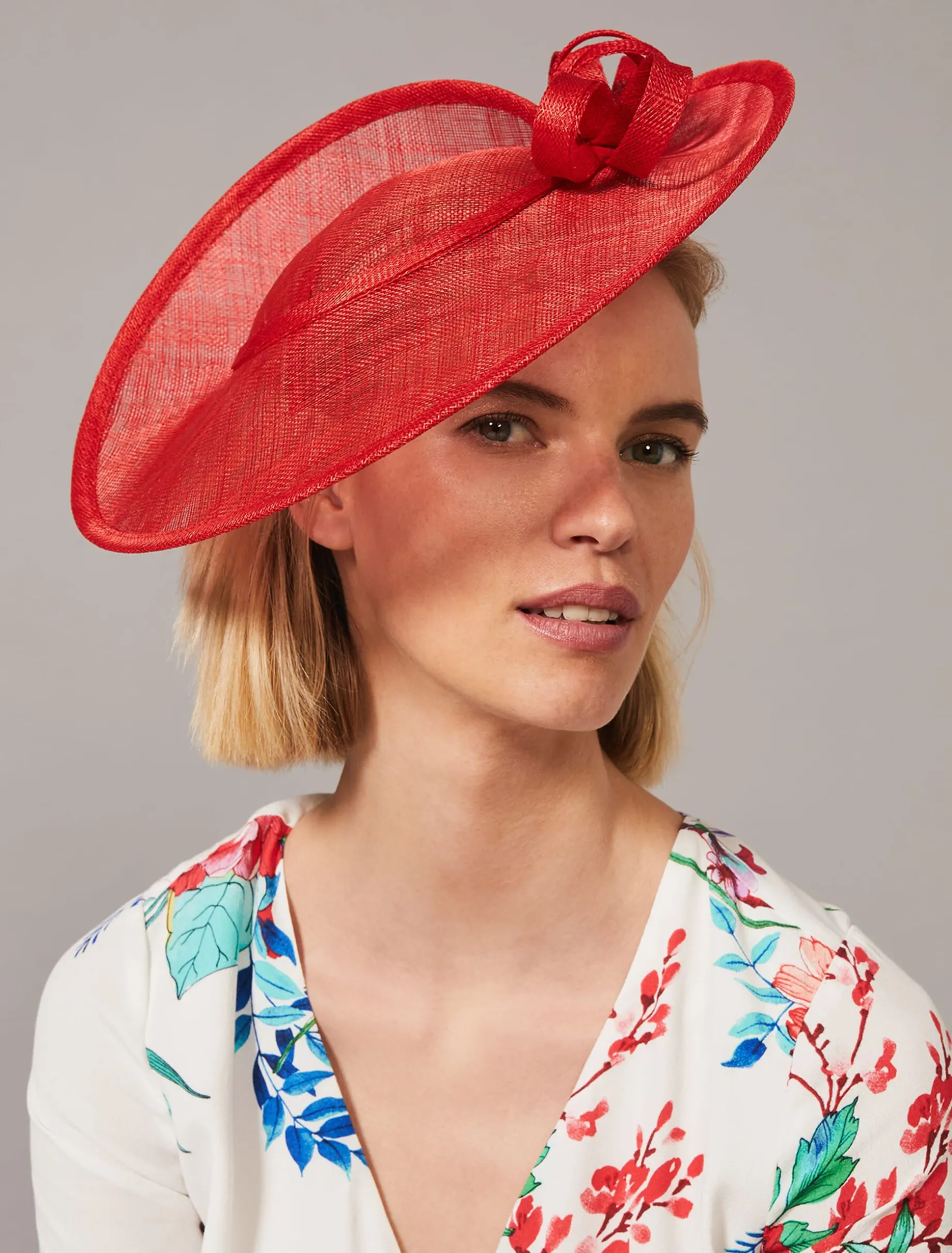 Muna Twist Back Disc Fascinator