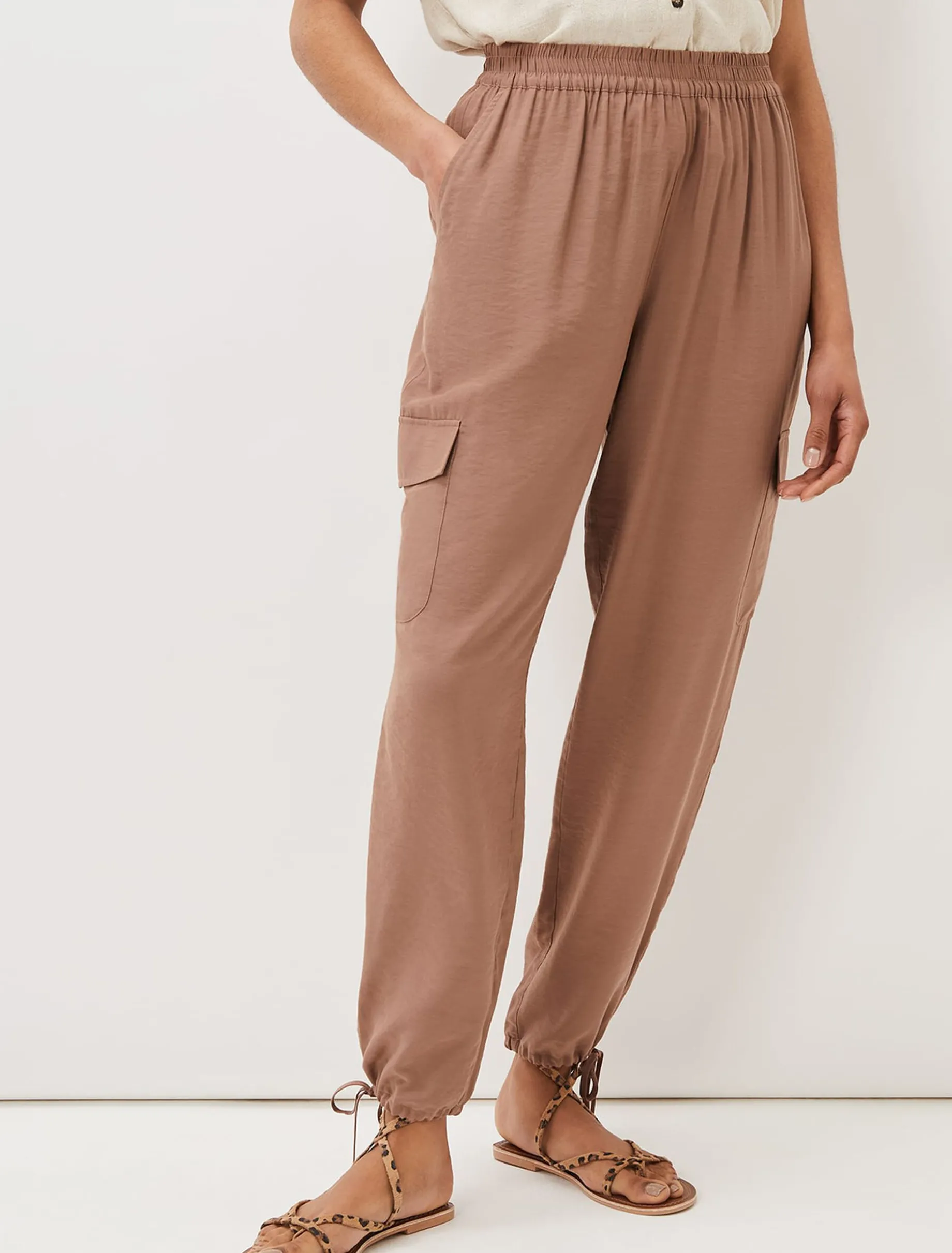 Rina Utility Jogger