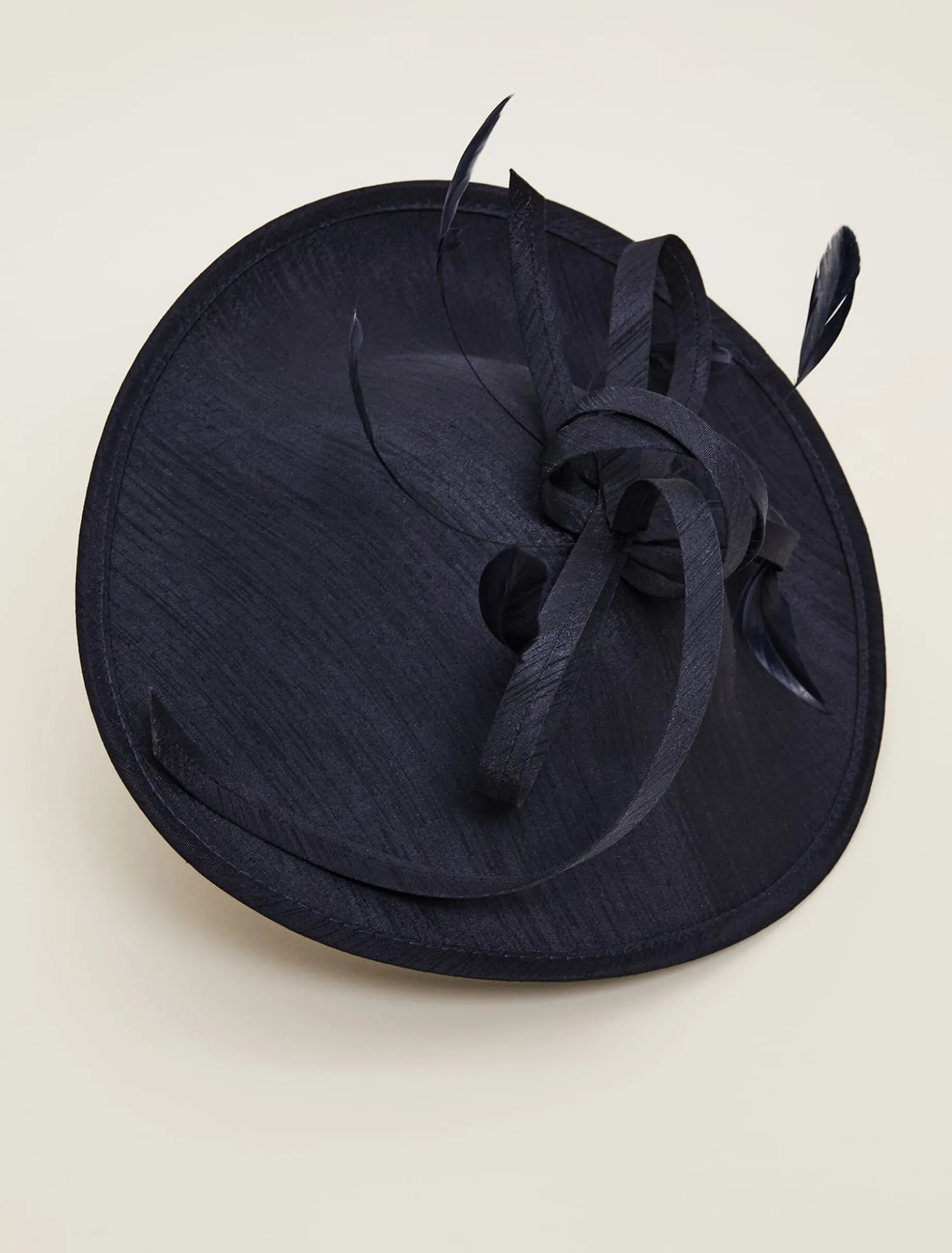 Shantung Oval Disc Fascinator