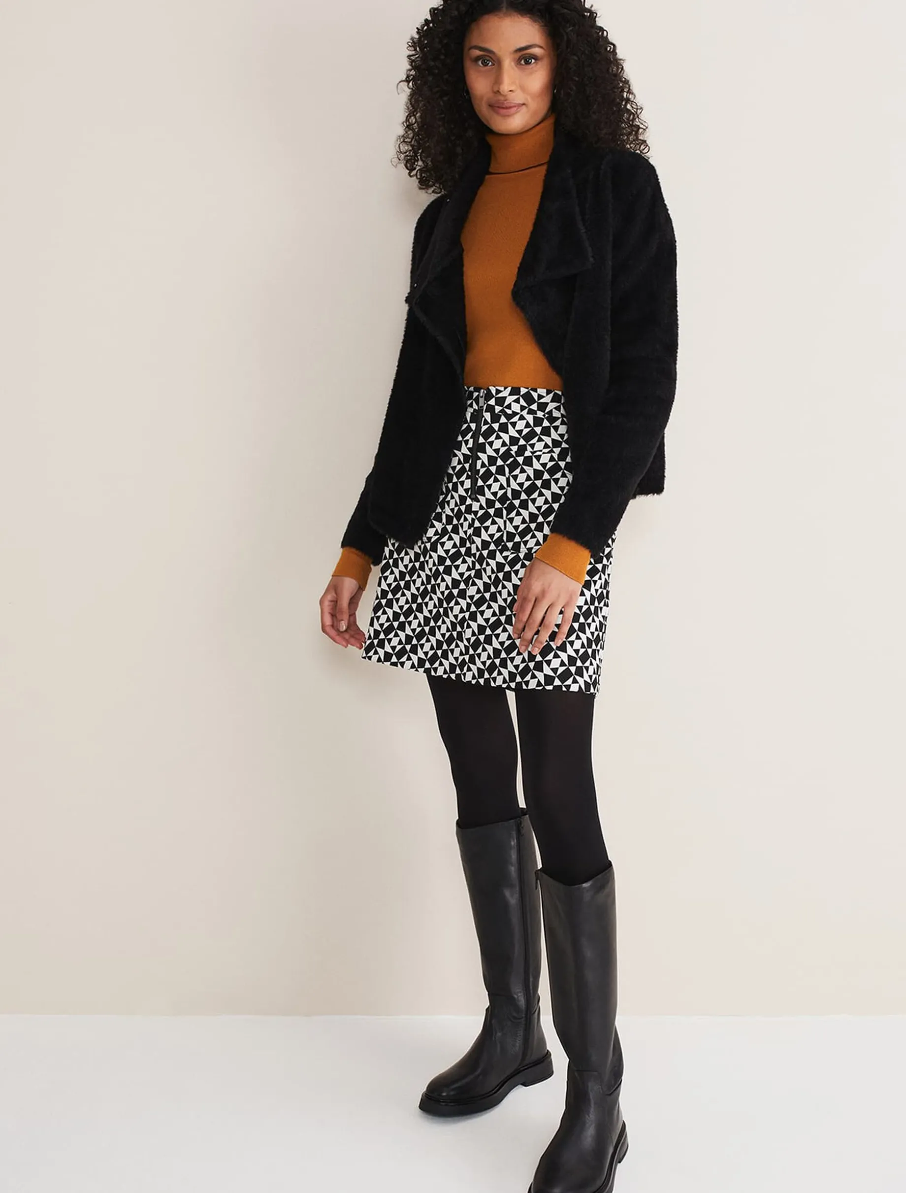 Vivenne Fluffy Short Knit Jacket